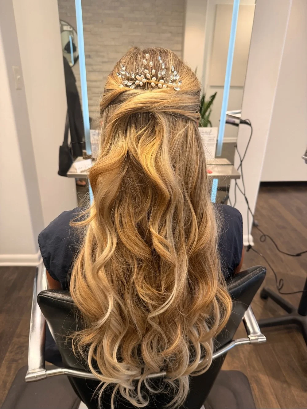 BELLAMI 24 Inch Silk Seam Clip-In Hair Extensions - Pearl Blonde